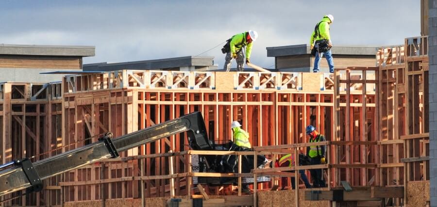U.S. Construction Boom Drives Down Rents and Enhances Perks for Renters